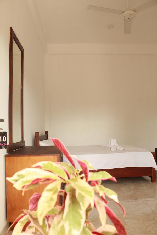 טיסמהרמה Pearl City Hotel מראה חיצוני תמונה