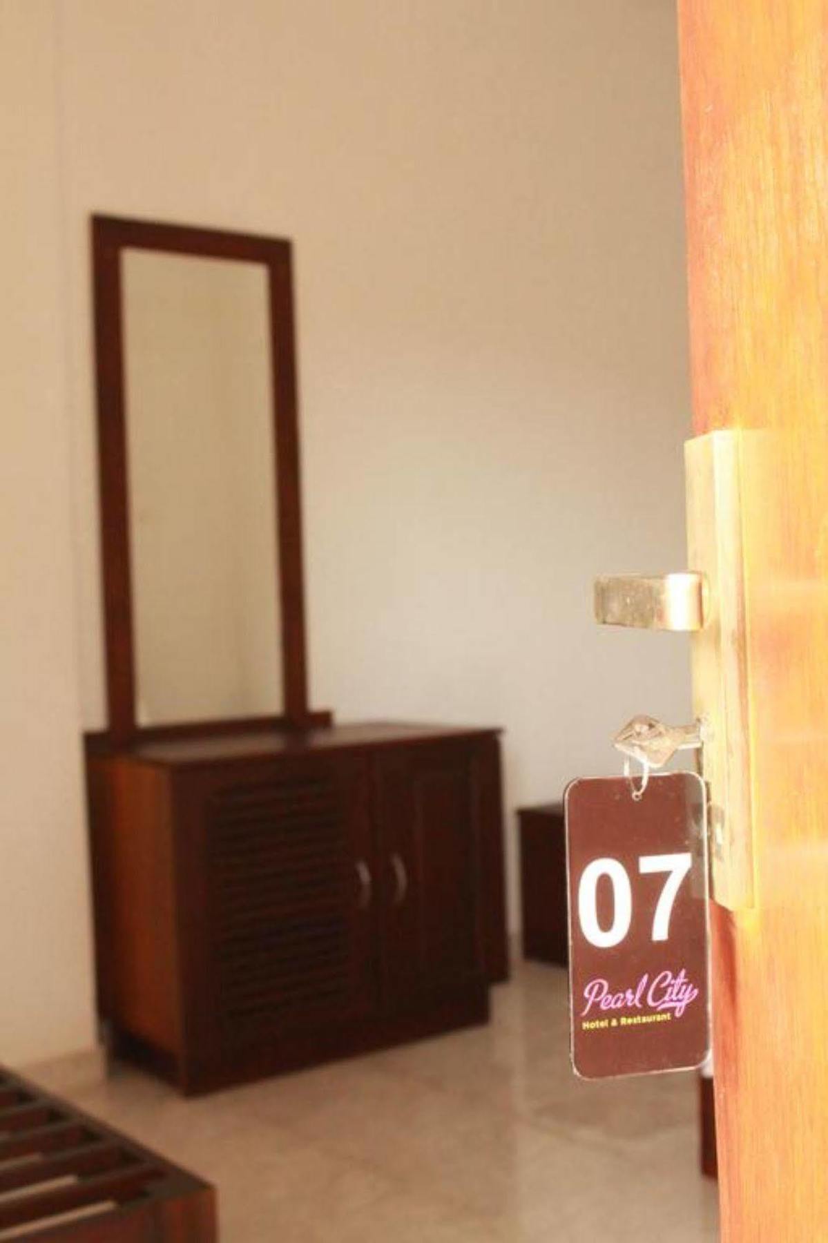טיסמהרמה Pearl City Hotel מראה חיצוני תמונה